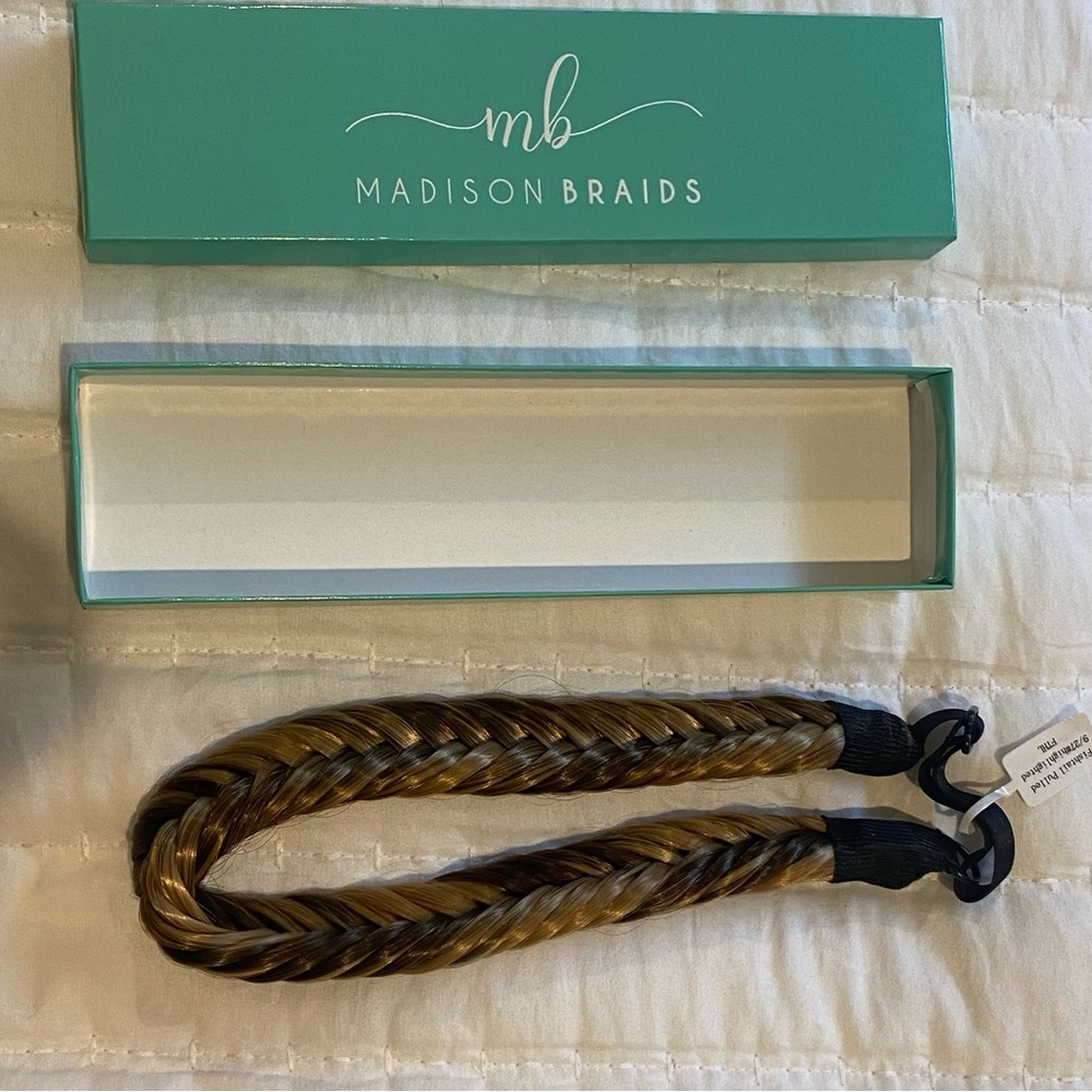 NIB- Madison Braid Fish Tail